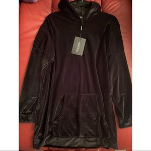 PrettyLittleThing Black Velvet Hoodie Dress